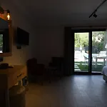 Ξενοδοχείο με διαμερίσματα Kaya Koey *