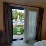 Ξενοδοχείο με διαμερίσματα Kaya Koey *